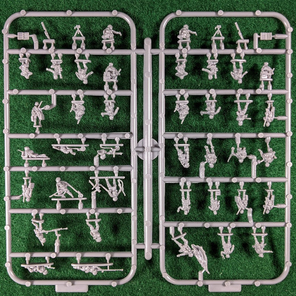 Soviet WWII Infantry Heavy Weapons - 12mm or 1/144 one sprue 37 figures - Victrix
