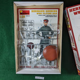 Hermann Goering WWI Flying Ace kit - 1/18 - MiniArt 16034