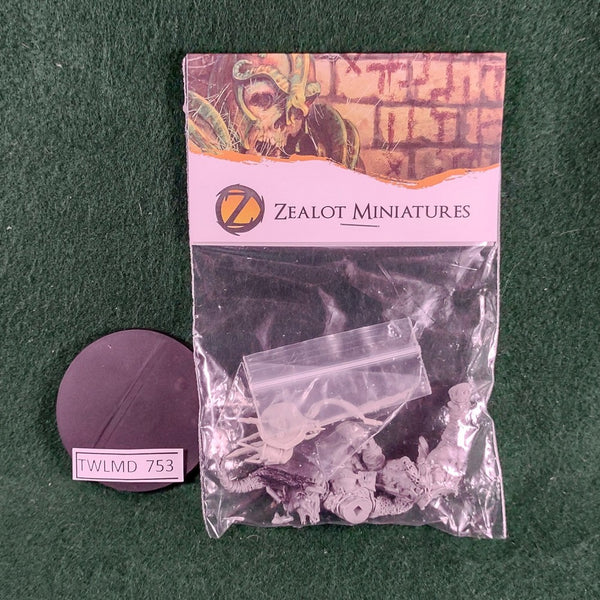 Female Minotaur with Spear - ZM3250 - Zealot Miniatures - Excellent