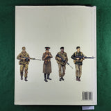 Modern Combat Uniforms - Mark Lloyd - Hardcover