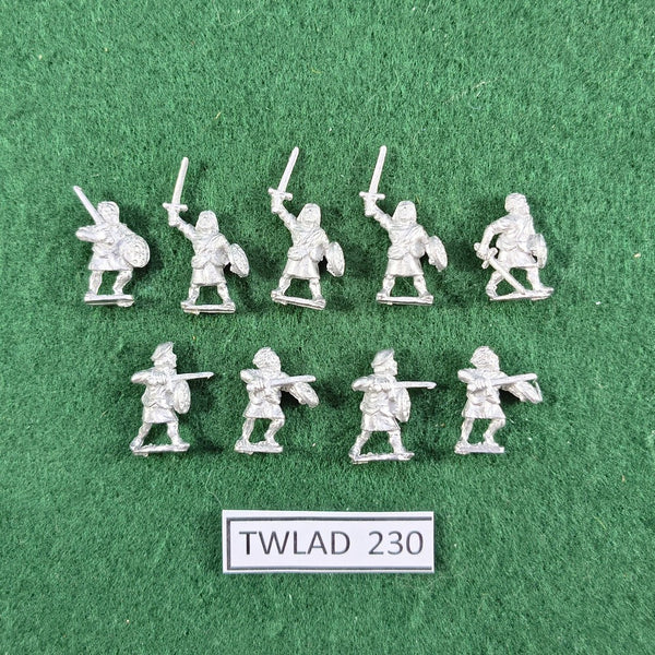 ECW: Highlanders with Sword and Shield - REN89 - Essex Miniatures - 15mm