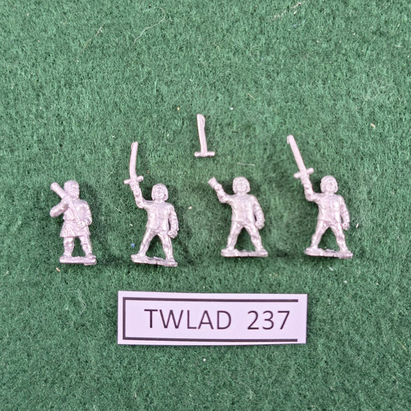 ECW: Highlanders: Irish with Assorted Weapons - REN96 - Essex Miniatures - 15mm