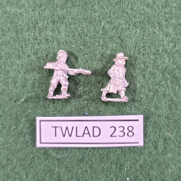 Spanish and English 1559-1605: Assorted Artillerymen - MER109 - Essex Miniatures - 15mm