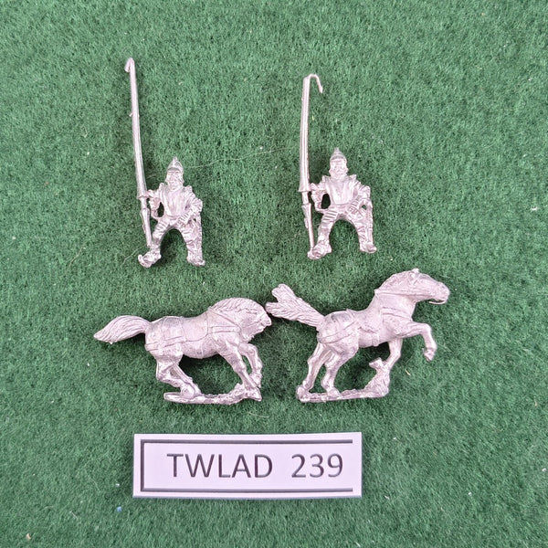 Spanish 1559-1605: Lancer in 3/4 Armour with Open Face Helmet- MER88 - Essex Miniatures - 15mm