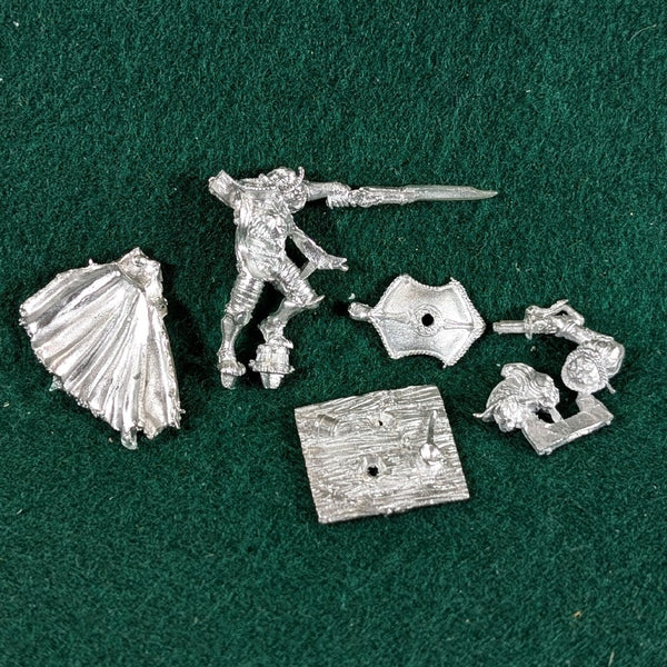 Capitan Leon - Freebooter's Fate Miniatures - 1 metal miniature