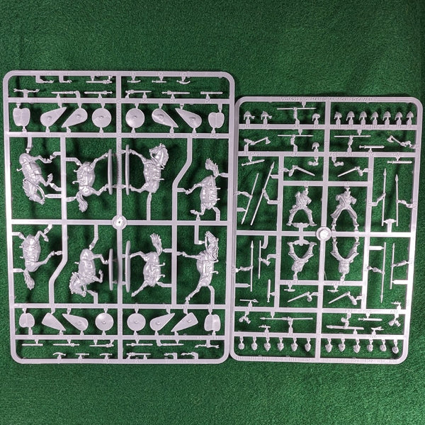 Norman Unarmoured Cavalry Sprue - 4 figures + horses - Victrix