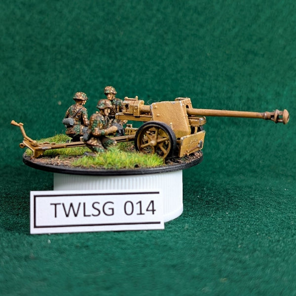 German 7.5cm Pak 40 Anti-tank Gun - Painted Plastic  - 1/72 - Italeri