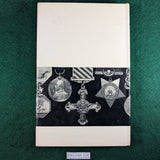 Collecting Medals and Decorations - Alec A Purves - hardcover