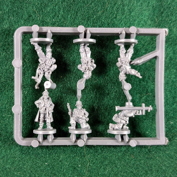 German Panzer Grenadiers HQ sprue - 6 figures - plastic - Flames of War