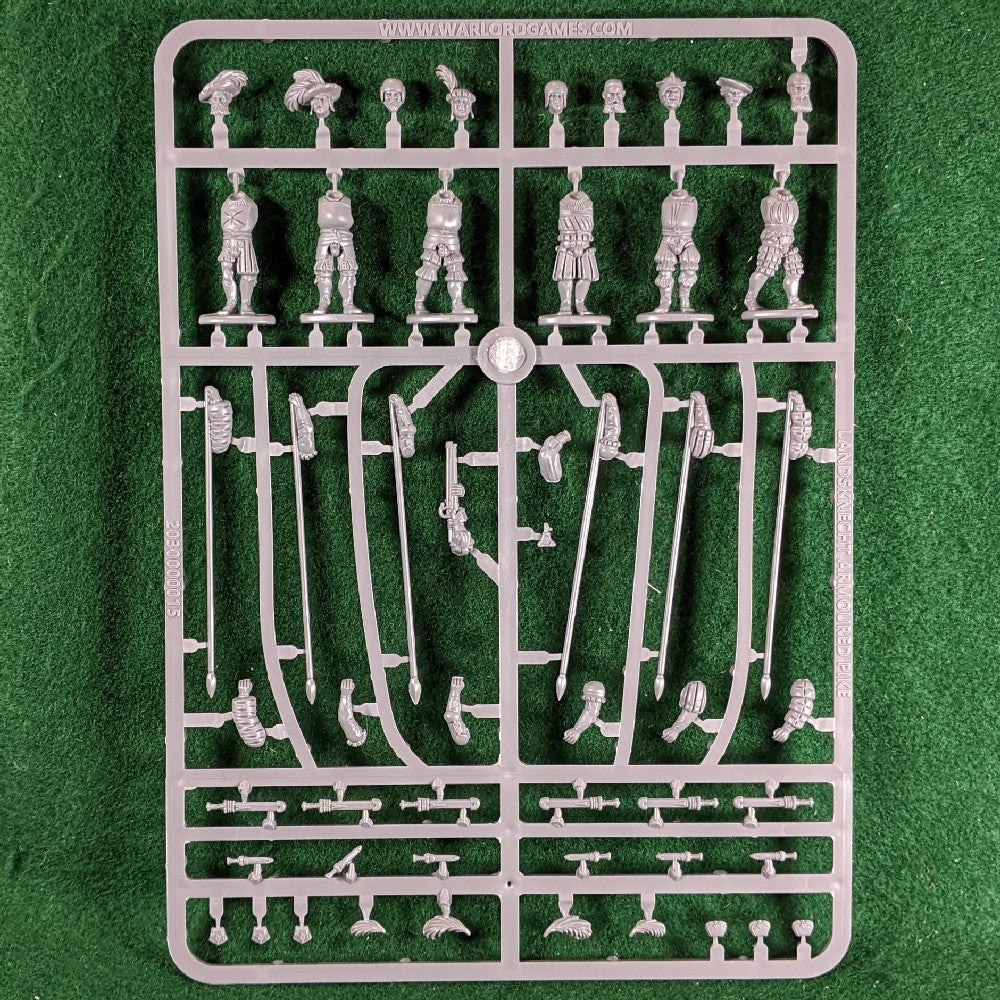 Landsknechts Pikemen sprue - 6 plastic figures - Warlord Games – The ...