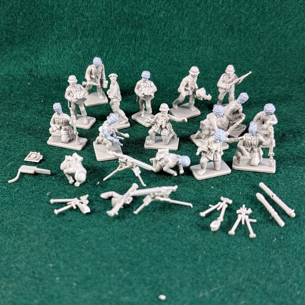 German Heavy Weapons - 15 figures - 1/72 - Plastic Soldier Company