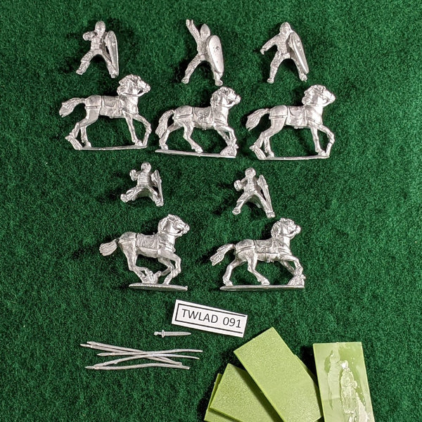 Norman Mounted Milites (Hearthguard) + Warlord - Saga - 5 mounted figures - Gripping Beast