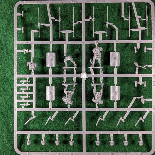 Early Imperial Roman Infantry Attacking Sprue 4 figures Victrix