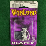 Reaper Warlord 14647 Nadezhda the White, Ice Sorceress - metal miniature
